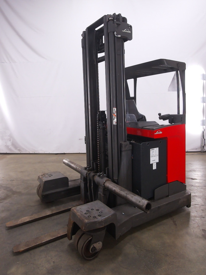 Linde R25F - Reach truck: picture 1 Linde R25F - Reach truck: picture 1