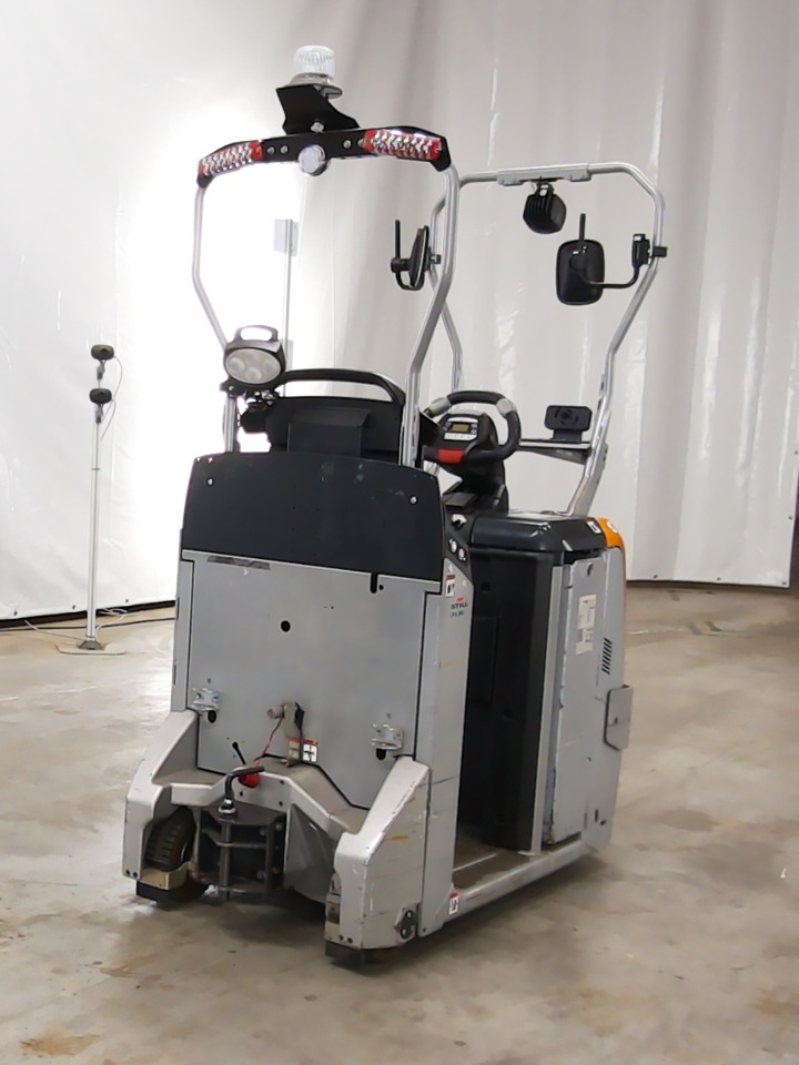 Still LTX50 - Tow tractor: picture 2 Still LTX50 - Tow tractor: picture 2