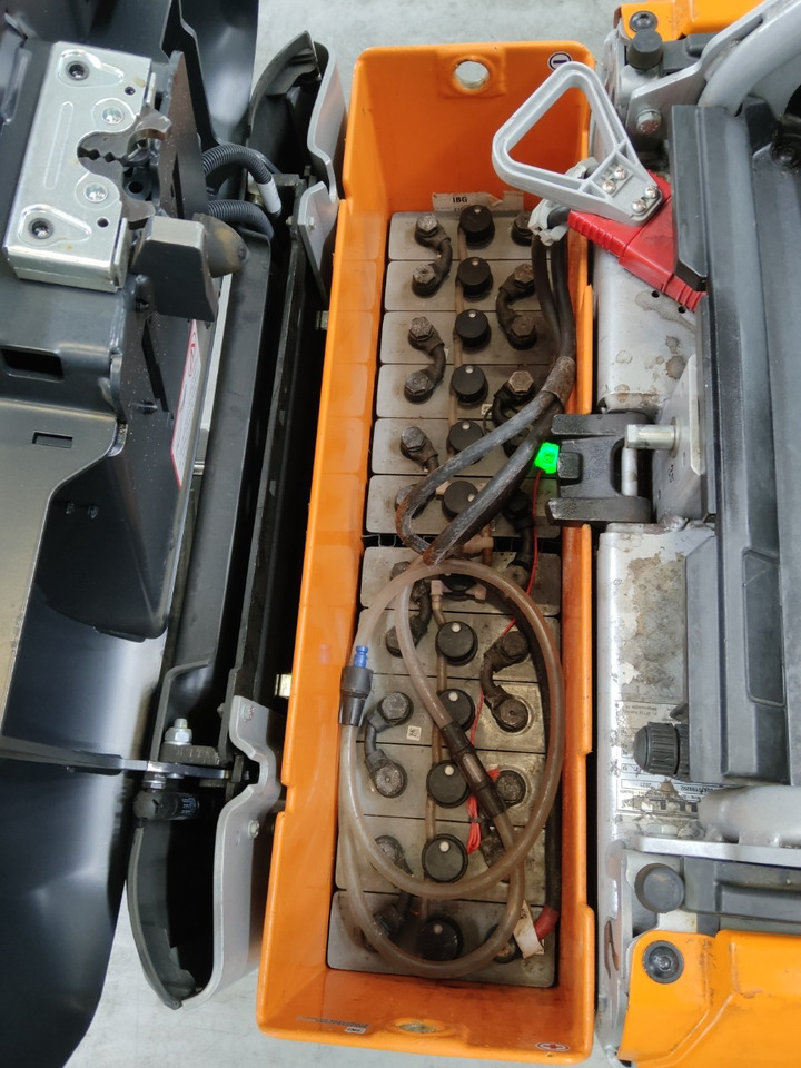 Still LTX50 - Tow tractor: picture 4 Still LTX50 - Tow tractor: picture 4