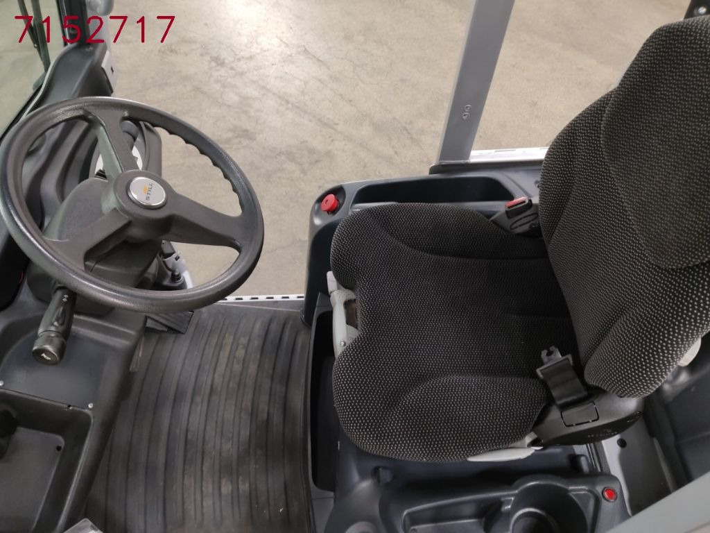 Still LTX70/BATT.NEU - Tow tractor: picture 3 Still LTX70/BATT.NEU - Tow tractor: picture 3