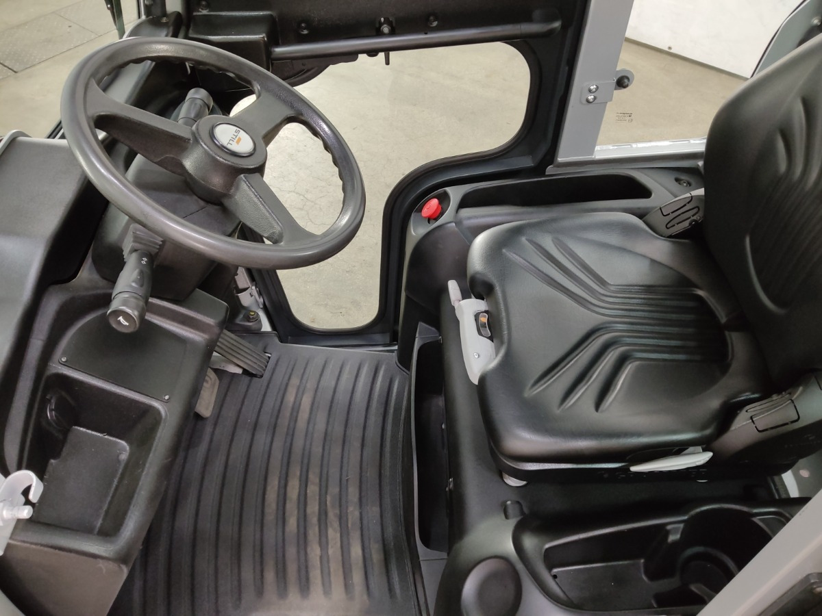 Still LTX70 - Tow tractor: picture 3 Still LTX70 - Tow tractor: picture 3
