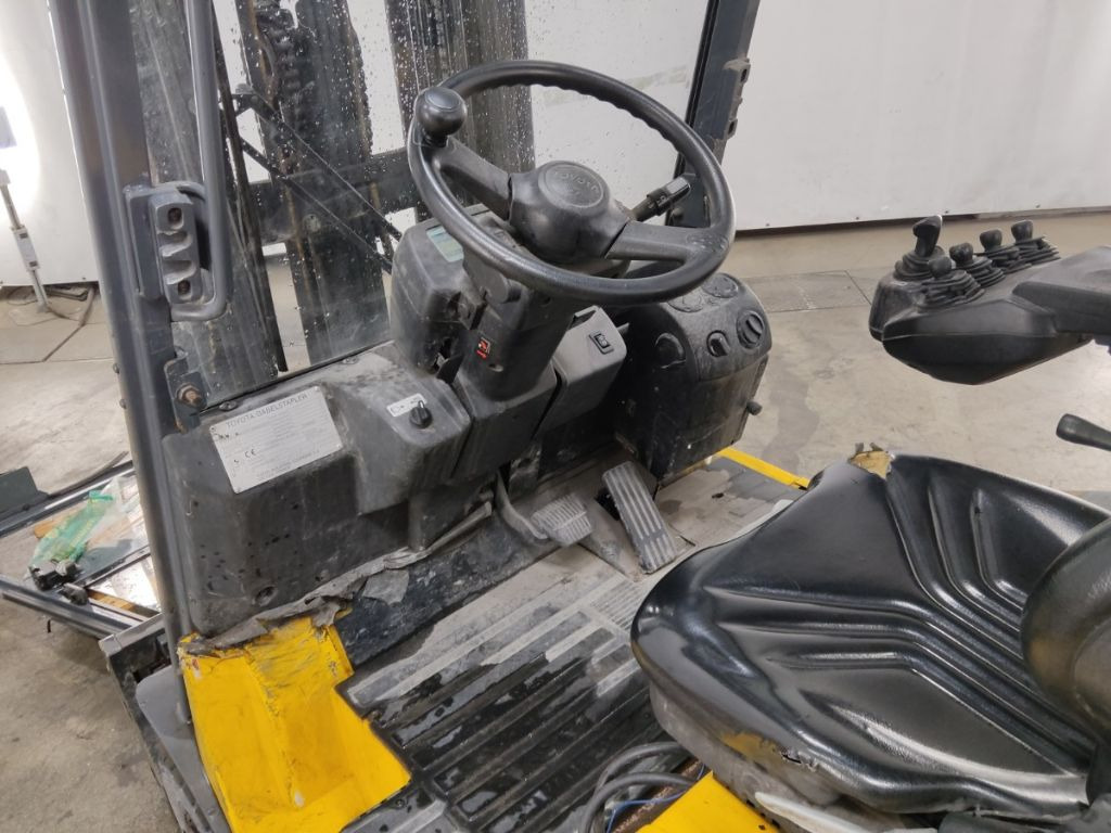 Toyota 7FBMF25 - Electric forklift: picture 3 Toyota 7FBMF25 - Electric forklift: picture 3