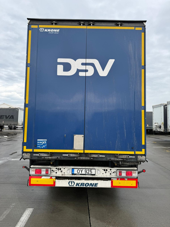 New Curtainsider semi-trailer Krone SD: picture 6