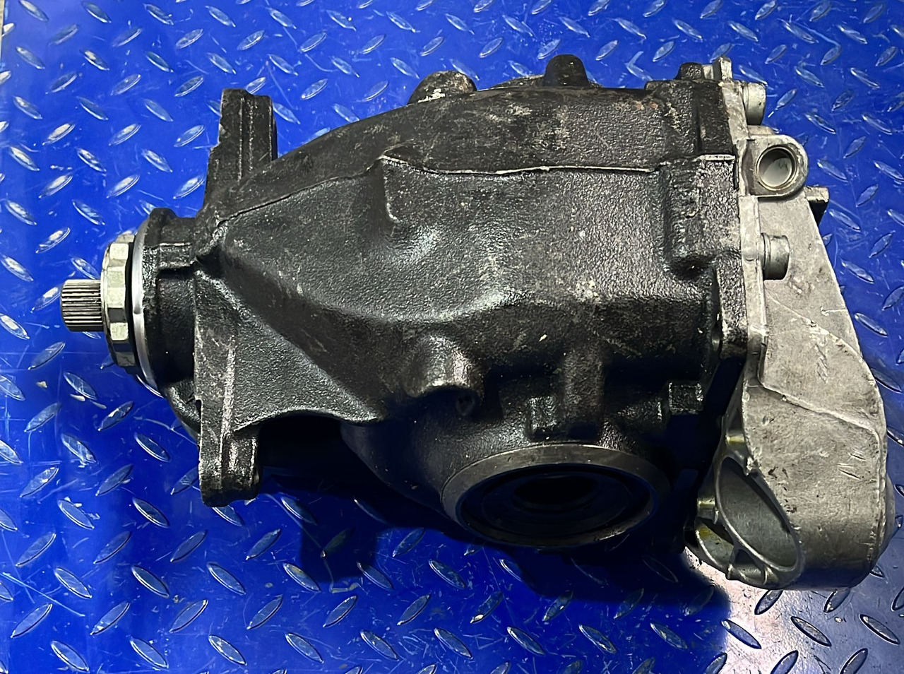 BMW Rear Differential 7541580 - Transmission: picture 1 BMW Rear Differential 7541580 - Transmission: picture 1