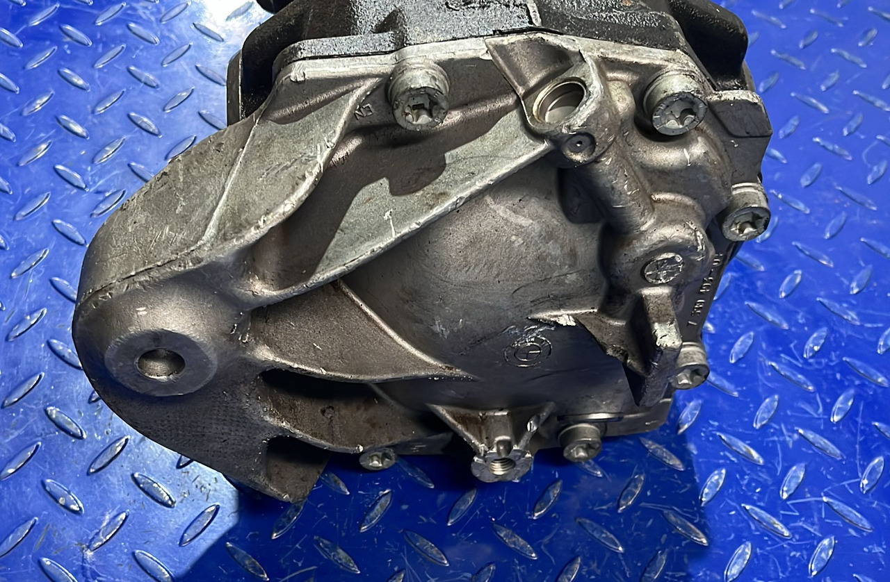 BMW Rear Differential 7541580 - Transmission: picture 2 BMW Rear Differential 7541580 - Transmission: picture 2
