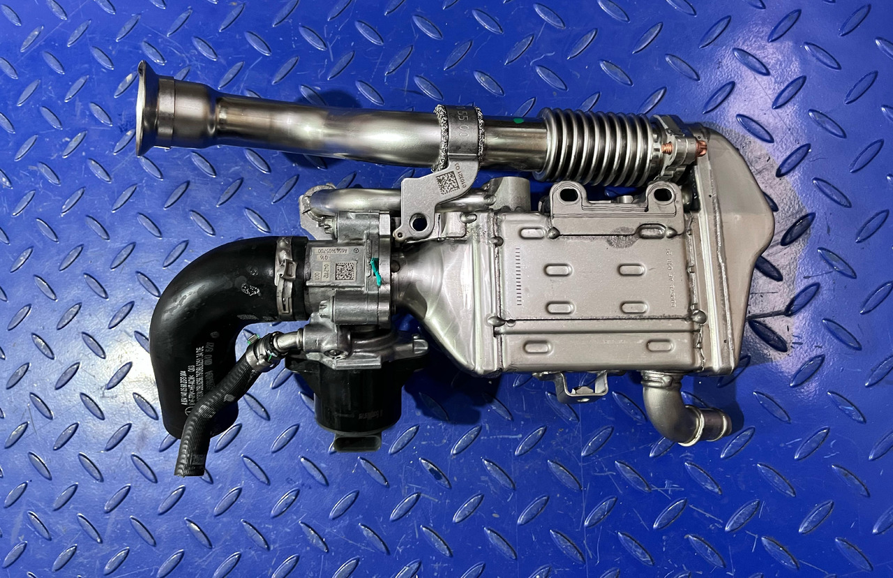 Mercedes Benz A6541402801 and EGR Valve A6541405700 - EGR cooler: picture 1 Mercedes Benz A6541402801 and EGR Valve A6541405700 - EGR cooler: picture 1