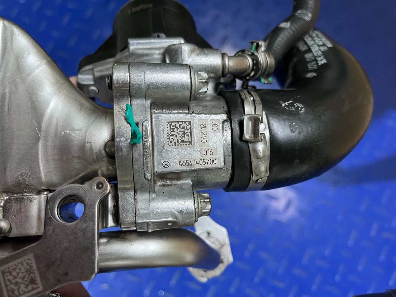 Mercedes Benz A6541402801 and EGR Valve A6541405700 - EGR cooler: picture 4 Mercedes Benz A6541402801 and EGR Valve A6541405700 - EGR cooler: picture 4