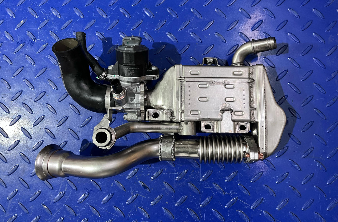 Mercedes Benz A6541402801 and EGR Valve A6541405700 - EGR cooler: picture 2 Mercedes Benz A6541402801 and EGR Valve A6541405700 - EGR cooler: picture 2