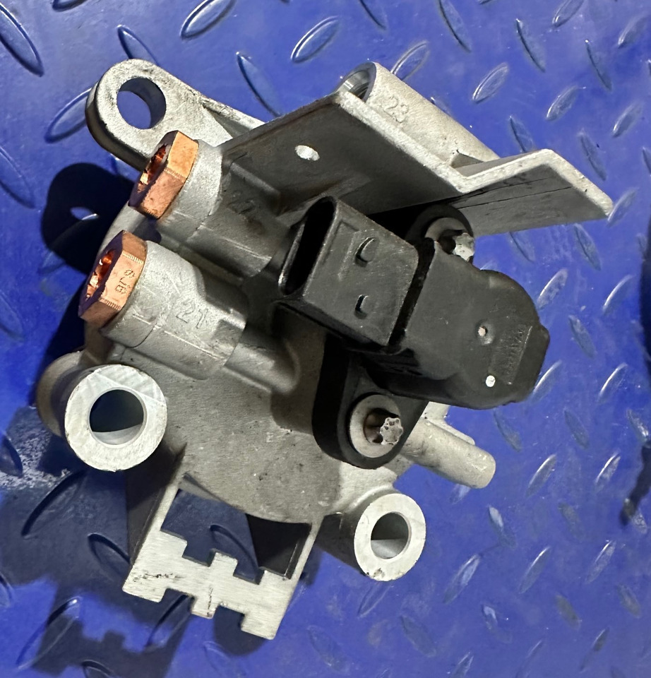 MERCEDES-BENZ Switch Cilinder Valve Actros MP4 A0032605663 - Spare parts for Other machinery: picture 3 MERCEDES-BENZ Switch Cilinder Valve Actros MP4 A0032605663 - Spare parts for Other machinery: picture 3