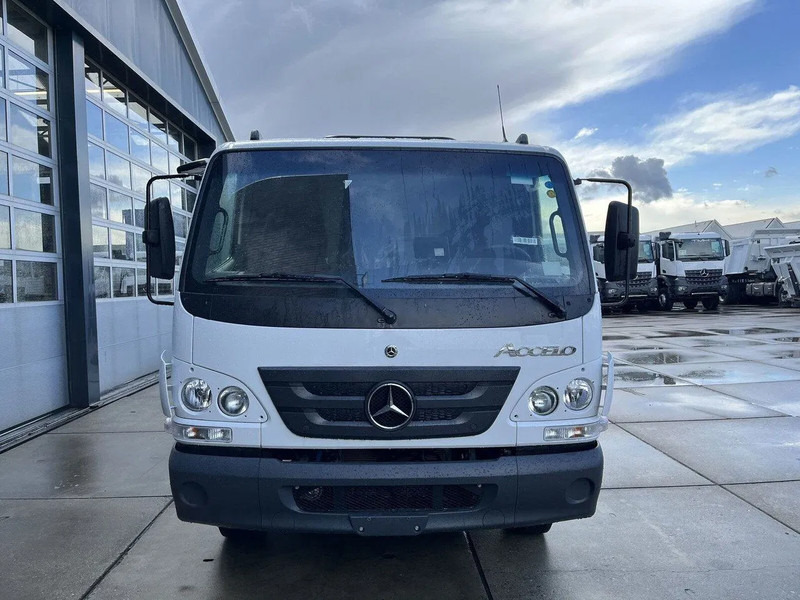Mercedes-Benz Accelo 815 4x2 Garbage Compactor (2 units) Accelo 815 4x2 Garbage Compactor (2 units) - Refuse truck: picture 4 Mercedes-Benz Accelo 815 4x2 Garbage Compactor (2 units) Accelo 815 4x2 Garbage Compactor (2 units) - Refuse truck: picture 4