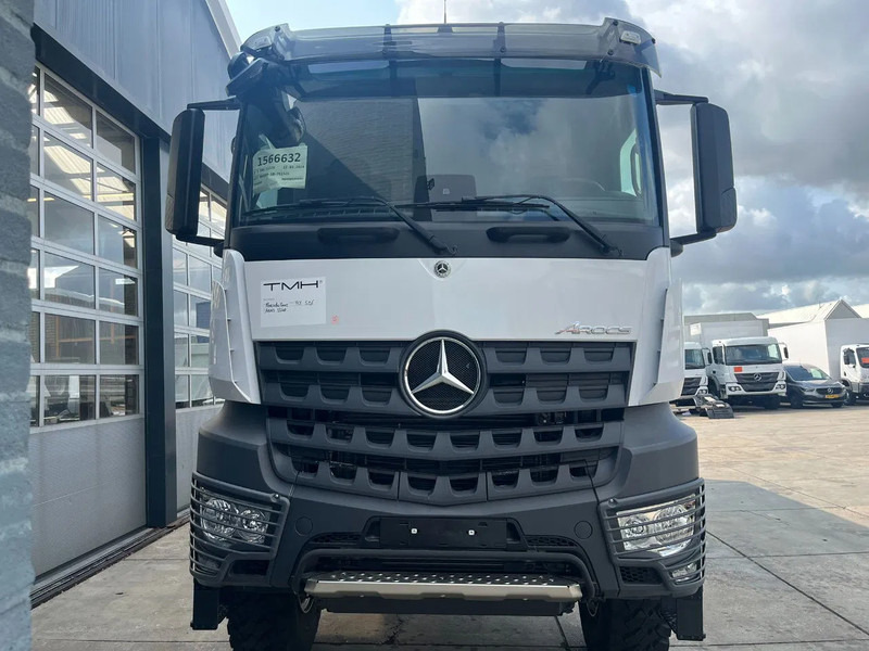 Mercedes-Benz Arocs 3340 A 6x6 Cargo Truck - Curtain side truck: picture 4 Mercedes-Benz Arocs 3340 A 6x6 Cargo Truck - Curtain side truck: picture 4