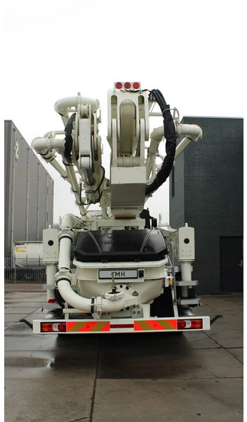 Mercedes-Benz Arocs 4140 8x4 Sany SY43 Concrete pump Build by Putzmeister - Concrete pump truck: picture 4 Mercedes-Benz Arocs 4140 8x4 Sany SY43 Concrete pump Build by Putzmeister - Concrete pump truck: picture 4