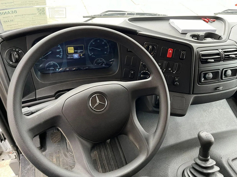New Refrigerated truck Mercedes-Benz Atego 1725 4x4 Refrigerator Truck: picture 16