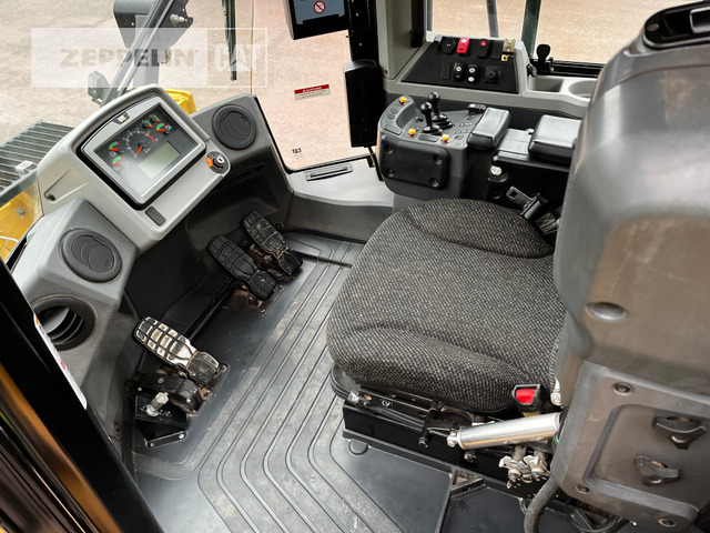 Wheel loader Cat 966M: picture 18