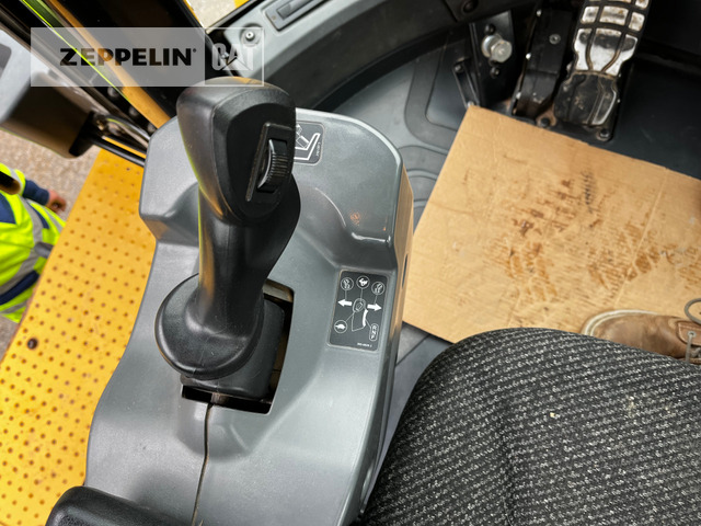 Wheel loader Cat 966M: picture 21