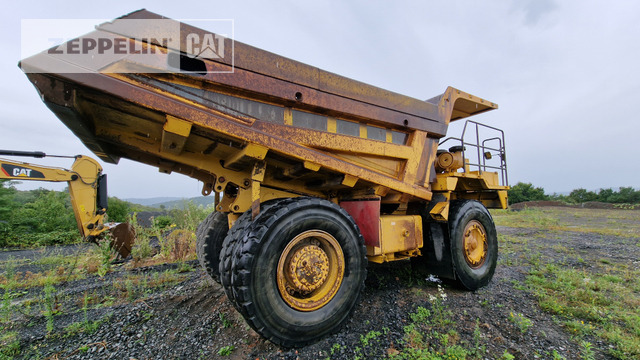 Komatsu HD325-6 - Rigid dumper/ Rock truck: picture 5 Komatsu HD325-6 - Rigid dumper/ Rock truck: picture 5