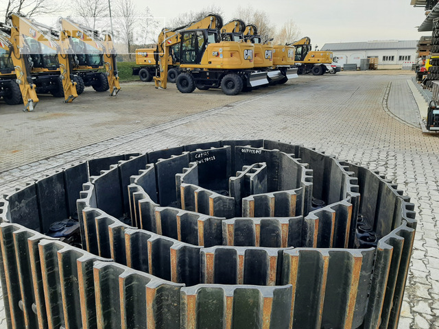 Sonstiges 325-07 Laufwerk 600m - Track for Construction machinery: picture 4 Sonstiges 325-07 Laufwerk 600m - Track for Construction machinery: picture 4