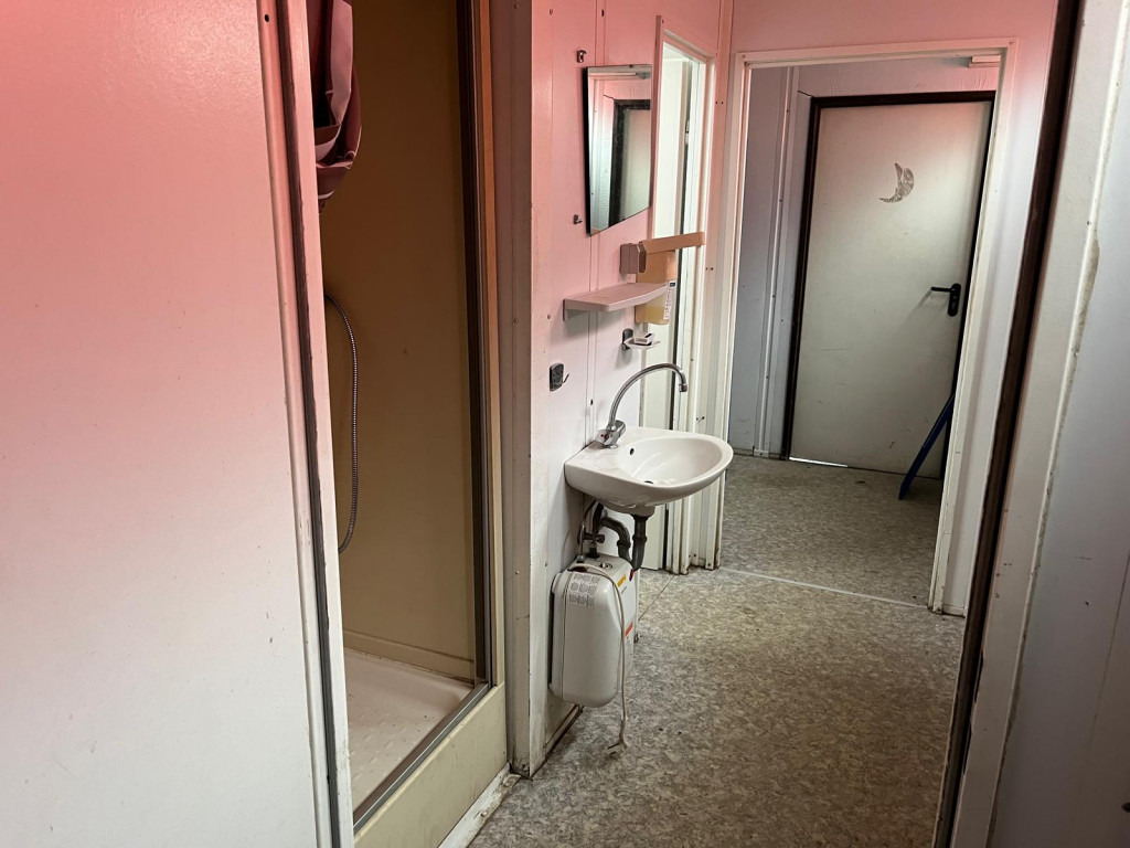 Abrollcontainer Containeranlage für Asbestsanierung - Hook lift truck: picture 3 Abrollcontainer Containeranlage für Asbestsanierung - Hook lift truck: picture 3