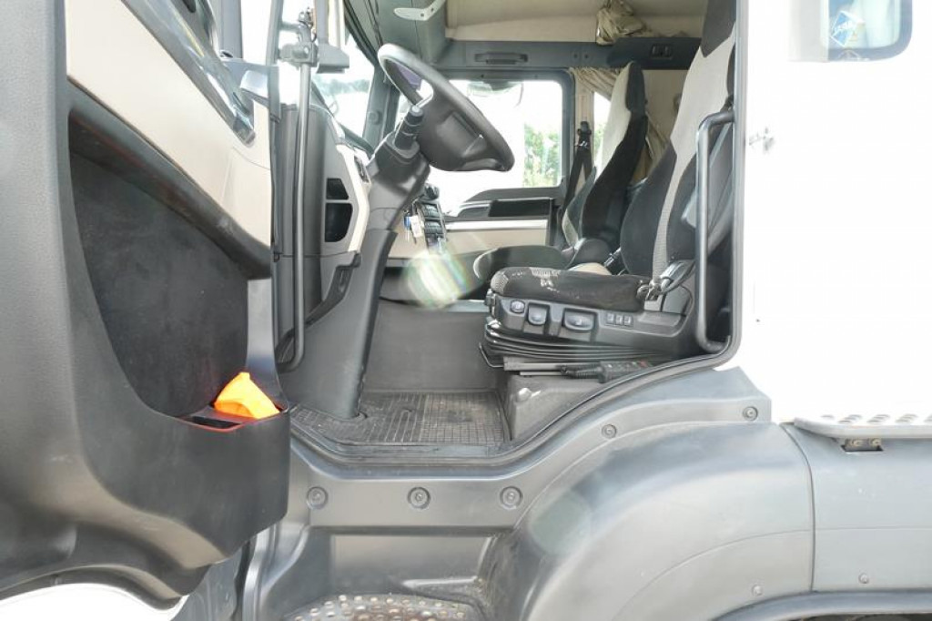MAN TG-S 26.420 6x2 Abrollkipper - Hook lift truck: picture 4 MAN TG-S 26.420 6x2 Abrollkipper - Hook lift truck: picture 4