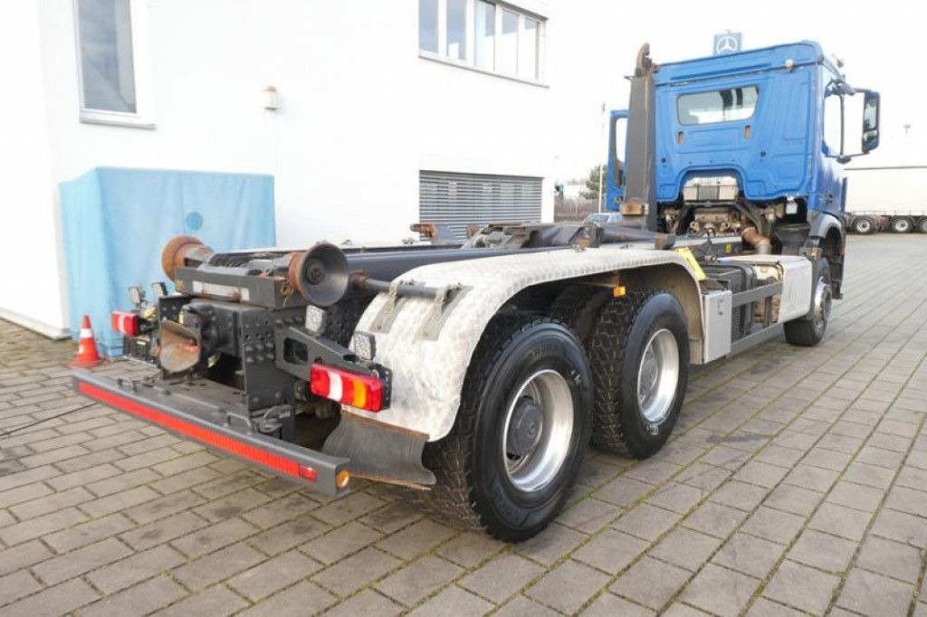 Mercedes-Benz Arocs 2645 K 6x4 Abrollkipper Meiller deutsch to - Hook lift truck: picture 3 Mercedes-Benz Arocs 2645 K 6x4 Abrollkipper Meiller deutsch to - Hook lift truck: picture 3