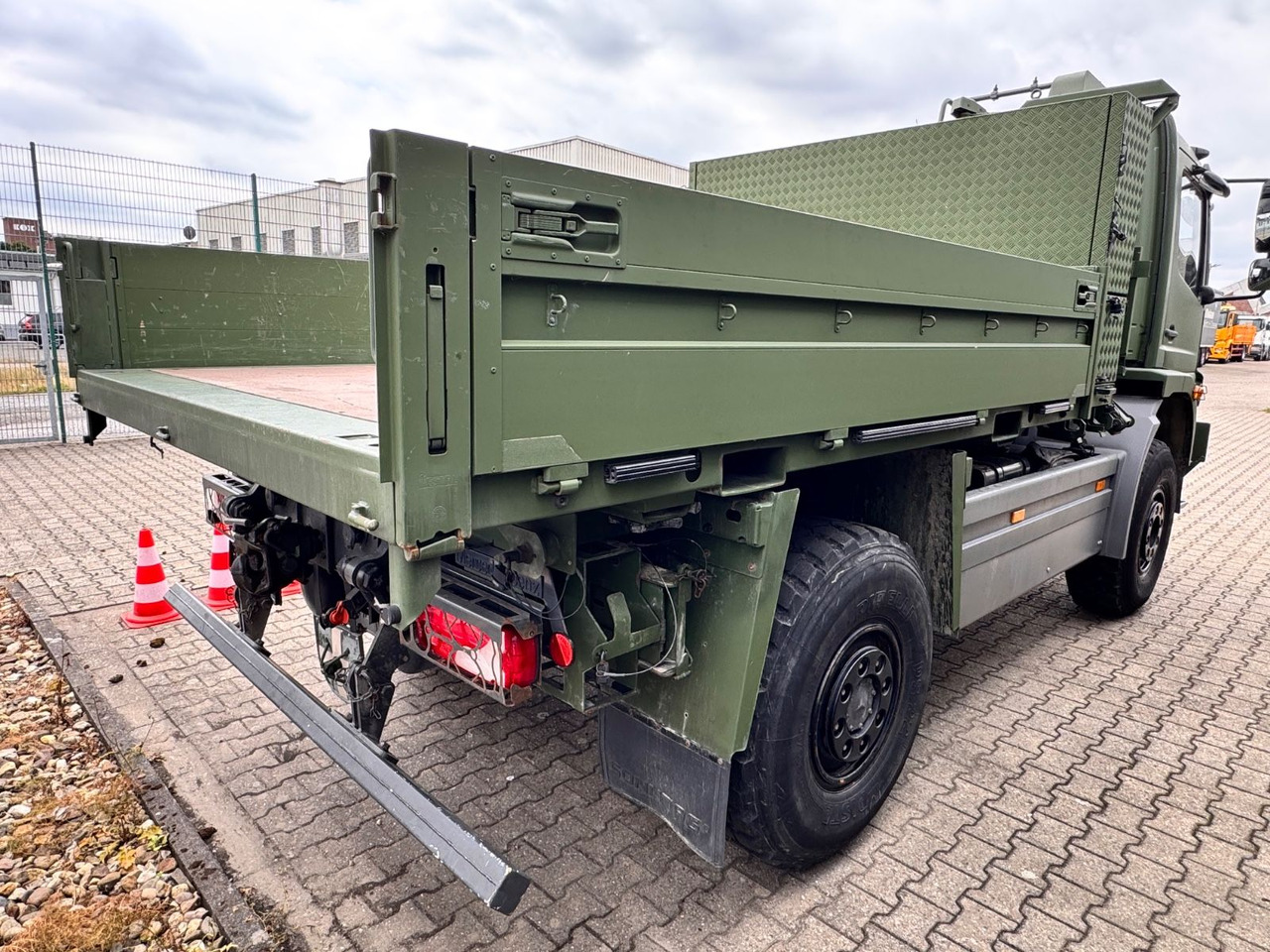 Mercedes-Benz 1018 Atego 4x4 Allrad Camper - Open body delivery van: picture 4 Mercedes-Benz 1018 Atego 4x4 Allrad Camper - Open body delivery van: picture 4