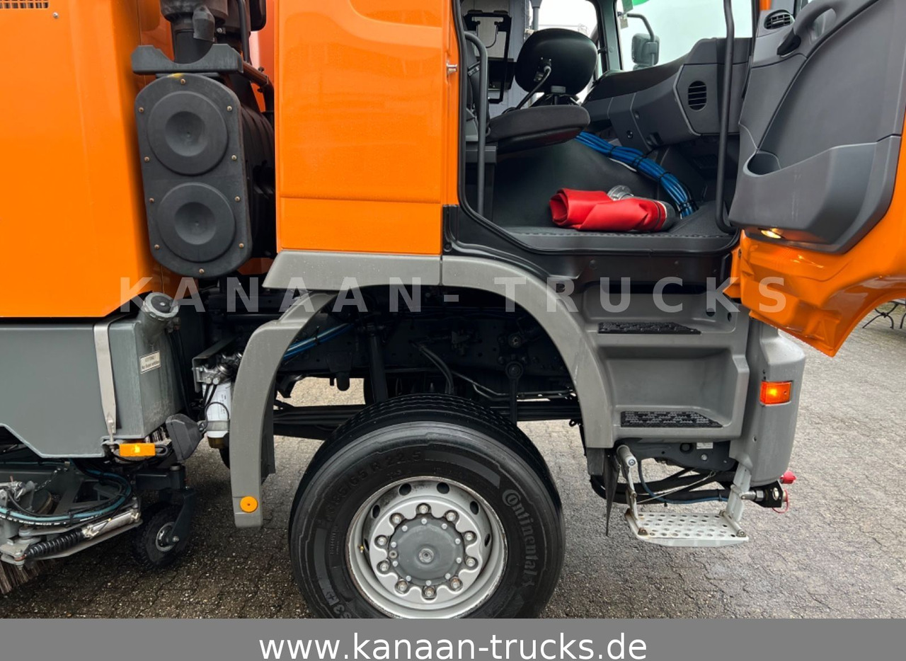 Leasing of Mercedes-Benz 2032 Actros 4x4 Bucher STKF 9500 AIRPORT KLIMA Mercedes-Benz 2032 Actros 4x4 Bucher STKF 9500 AIRPORT KLIMA: picture 17 Leasing of Mercedes-Benz 2032 Actros 4x4 Bucher STKF 9500 AIRPORT KLIMA Mercedes-Benz 2032 Actros 4x4 Bucher STKF 9500 AIRPORT KLIMA: picture 17
