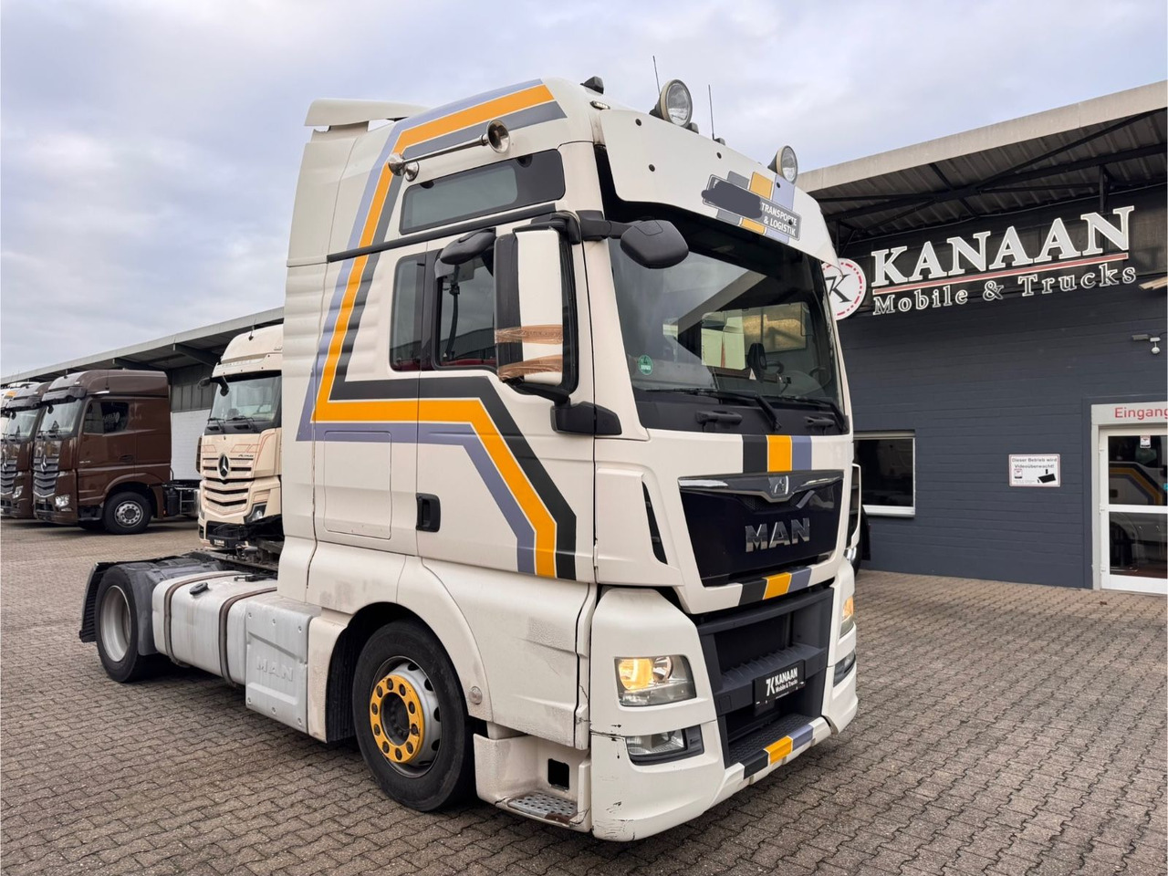 MAN TGX 18.440 4x2 LLS-U LowLiner XXL - Tractor unit: picture 1 MAN TGX 18.440 4x2 LLS-U LowLiner XXL - Tractor unit: picture 1