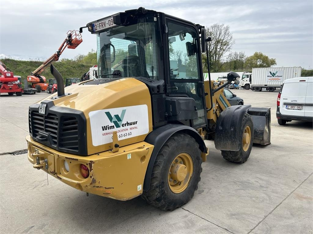 Compact loader CAT 906M (8758): picture 6