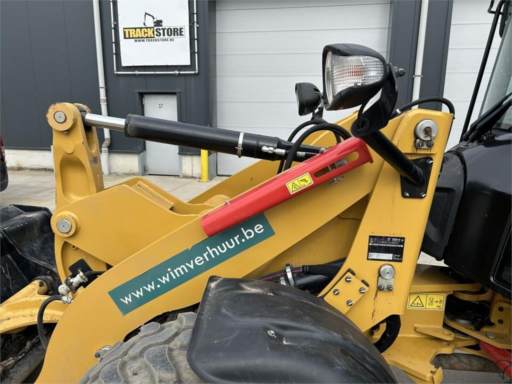 Compact loader CAT 906M (8758): picture 12