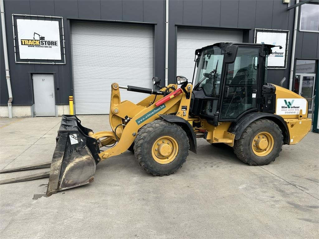 CAT 906M (8758)  - Compact loader: picture 1 CAT 906M (8758)  - Compact loader: picture 1