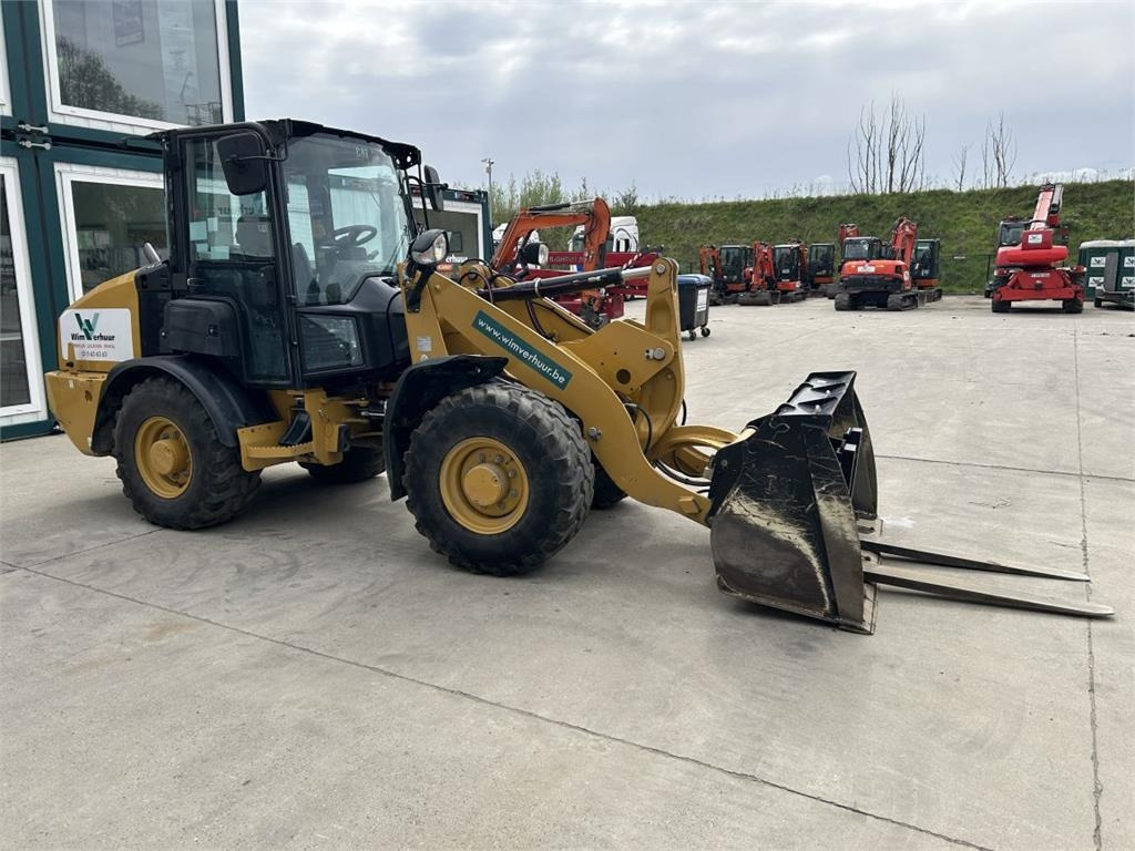 CAT 906M (8758)  - Compact loader: picture 2 CAT 906M (8758)  - Compact loader: picture 2