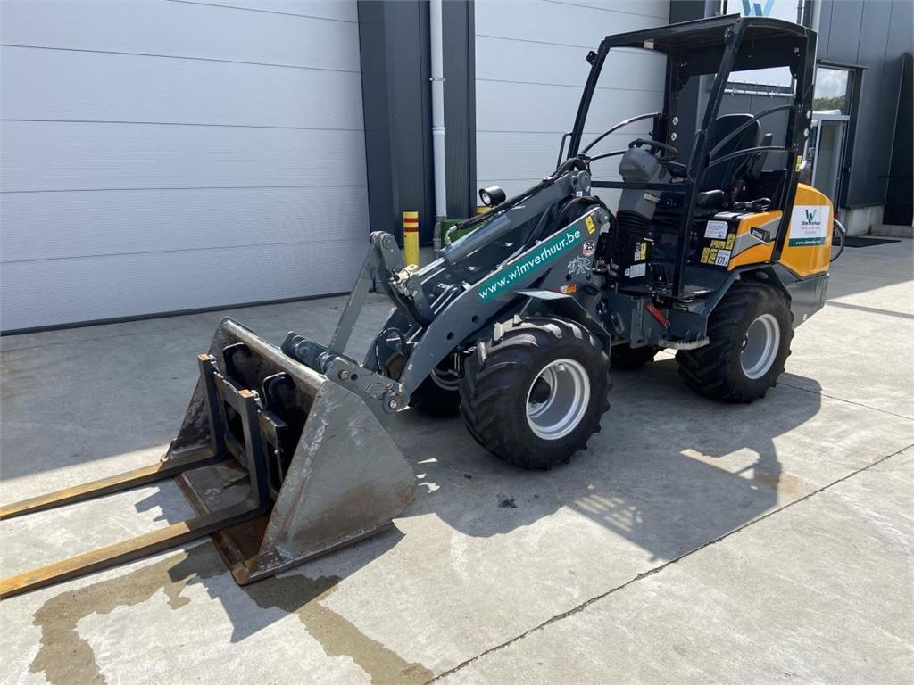 GiANT G2700 Xtra HD (6436)  - Compact loader: picture 2 GiANT G2700 Xtra HD (6436)  - Compact loader: picture 2