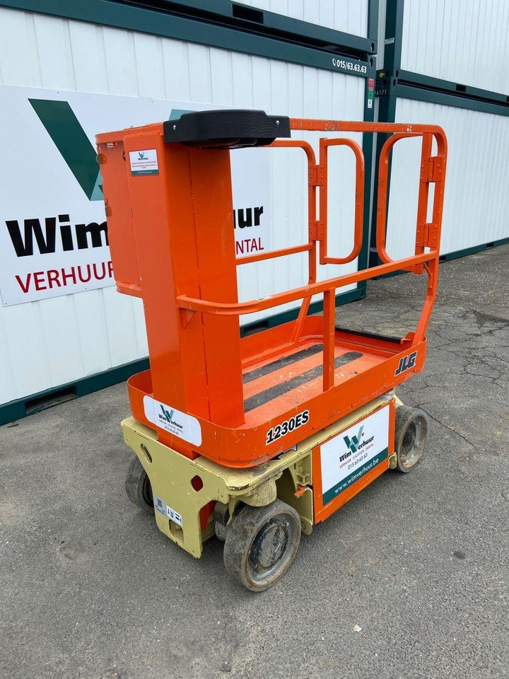 JLG 1230 ES (10150) - Scissor lift: picture 2 JLG 1230 ES (10150) - Scissor lift: picture 2