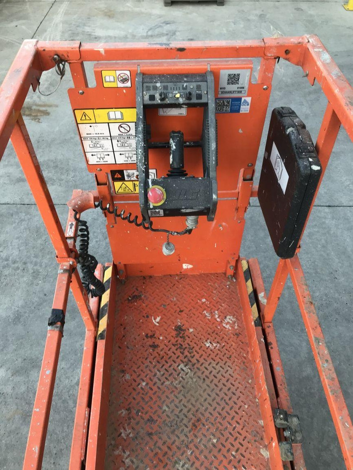 JLG 1930ES (1886) - Scissor lift: picture 4 JLG 1930ES (1886) - Scissor lift: picture 4