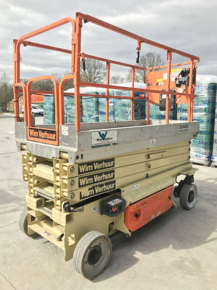 JLG 3246ES (1240) - Scissor lift: picture 4 JLG 3246ES (1240) - Scissor lift: picture 4