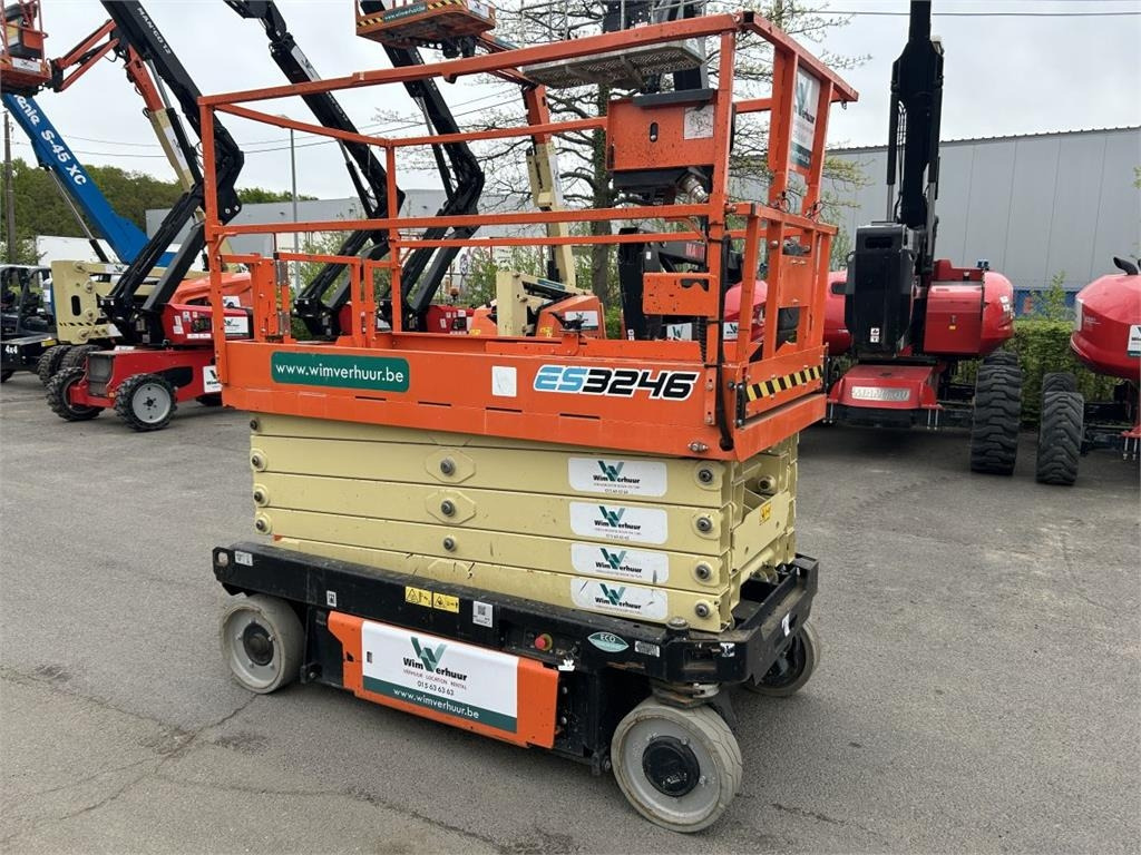 JLG 3246ES (6778) - Scissor lift: picture 5 JLG 3246ES (6778) - Scissor lift: picture 5