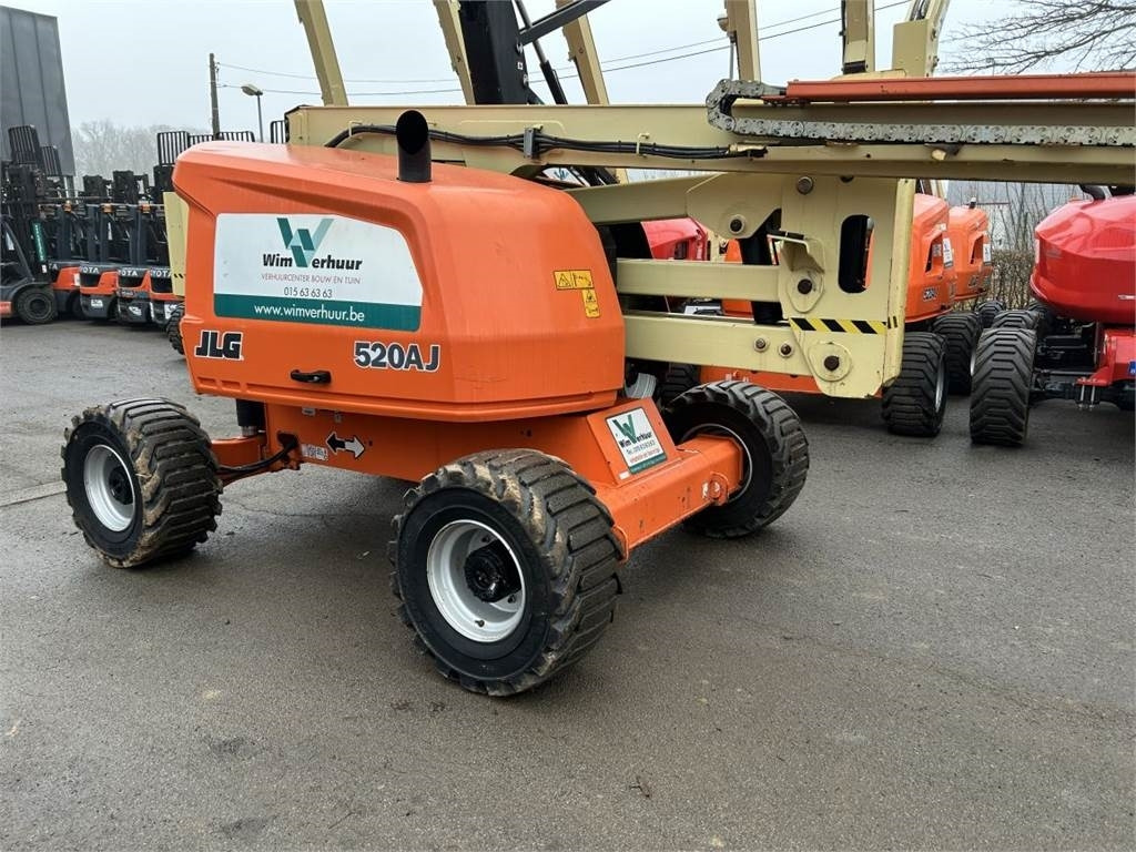 JLG 520AJ (2633) - Articulated boom lift: picture 2 JLG 520AJ (2633) - Articulated boom lift: picture 2