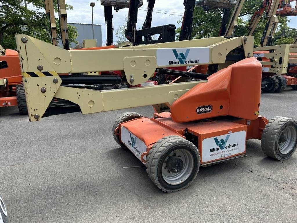 JLG E450AJ (2005) - Articulated boom lift: picture 5 JLG E450AJ (2005) - Articulated boom lift: picture 5