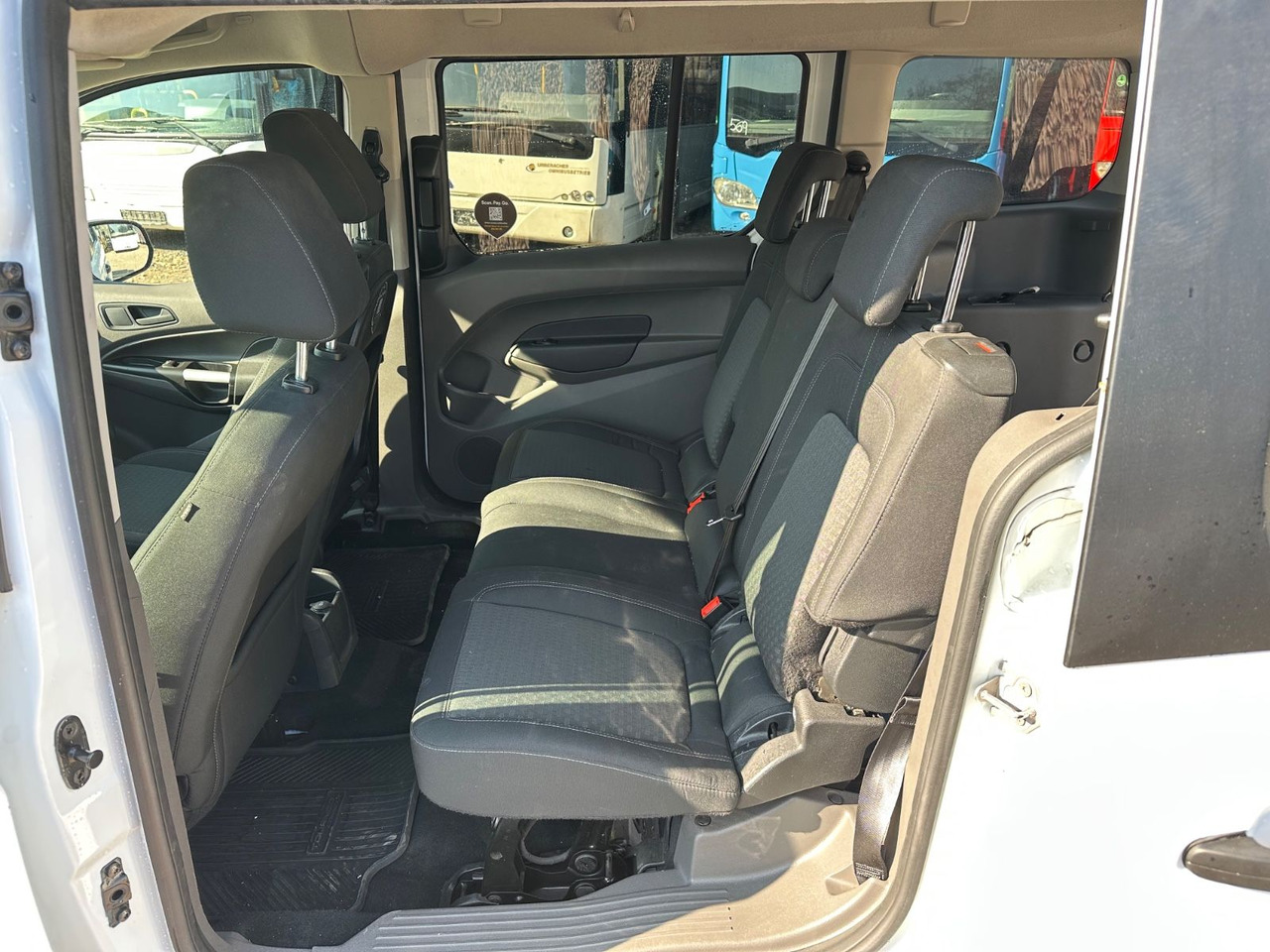 Ford Grand Tourneo 1.5 EcoBlue 74kW Auto Trend - People carrier: picture 5 Ford Grand Tourneo 1.5 EcoBlue 74kW Auto Trend - People carrier: picture 5