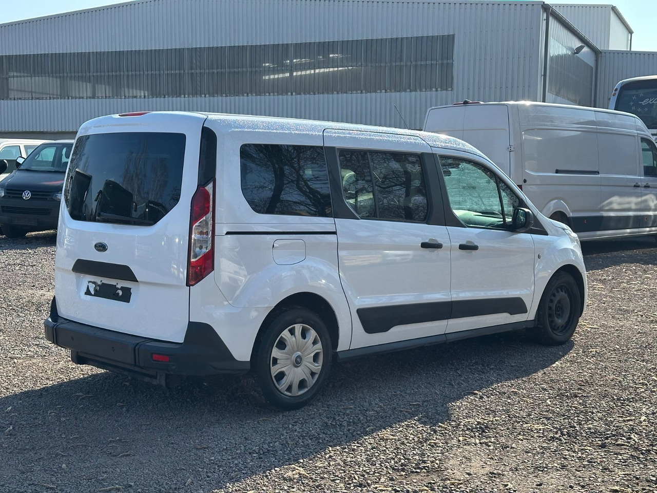 Ford Grand Tourneo 1.5 EcoBlue 74kW Auto Trend - People carrier: picture 2 Ford Grand Tourneo 1.5 EcoBlue 74kW Auto Trend - People carrier: picture 2