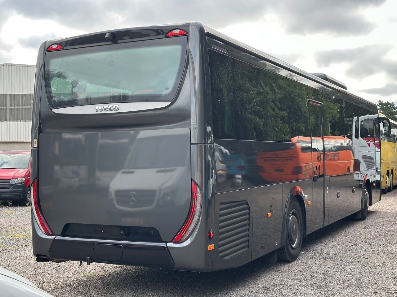Iveco EVADYS H (55 Sitze*Schalt*176 tKm) - Minibus, People carrier: picture 2 Iveco EVADYS H (55 Sitze*Schalt*176 tKm) - Minibus, People carrier: picture 2