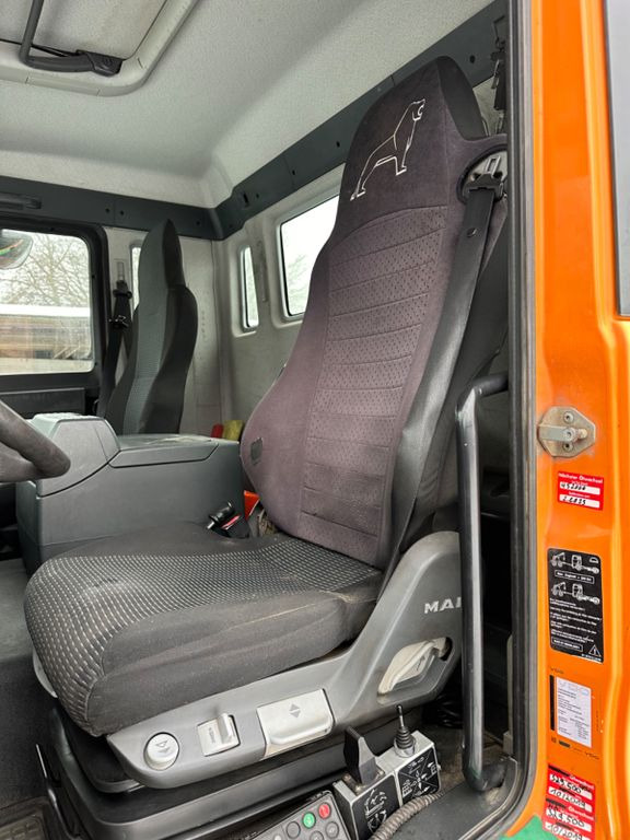 MAN TGS 26.400 6X2-2 BL Meille RK 20.70 Absetzkipper MAN TGS 26.400 6X2-2 BL Meille RK 20.70 Absetzkipper - Skip loader truck: picture 4 MAN TGS 26.400 6X2-2 BL Meille RK 20.70 Absetzkipper MAN TGS 26.400 6X2-2 BL Meille RK 20.70 Absetzkipper - Skip loader truck: picture 4