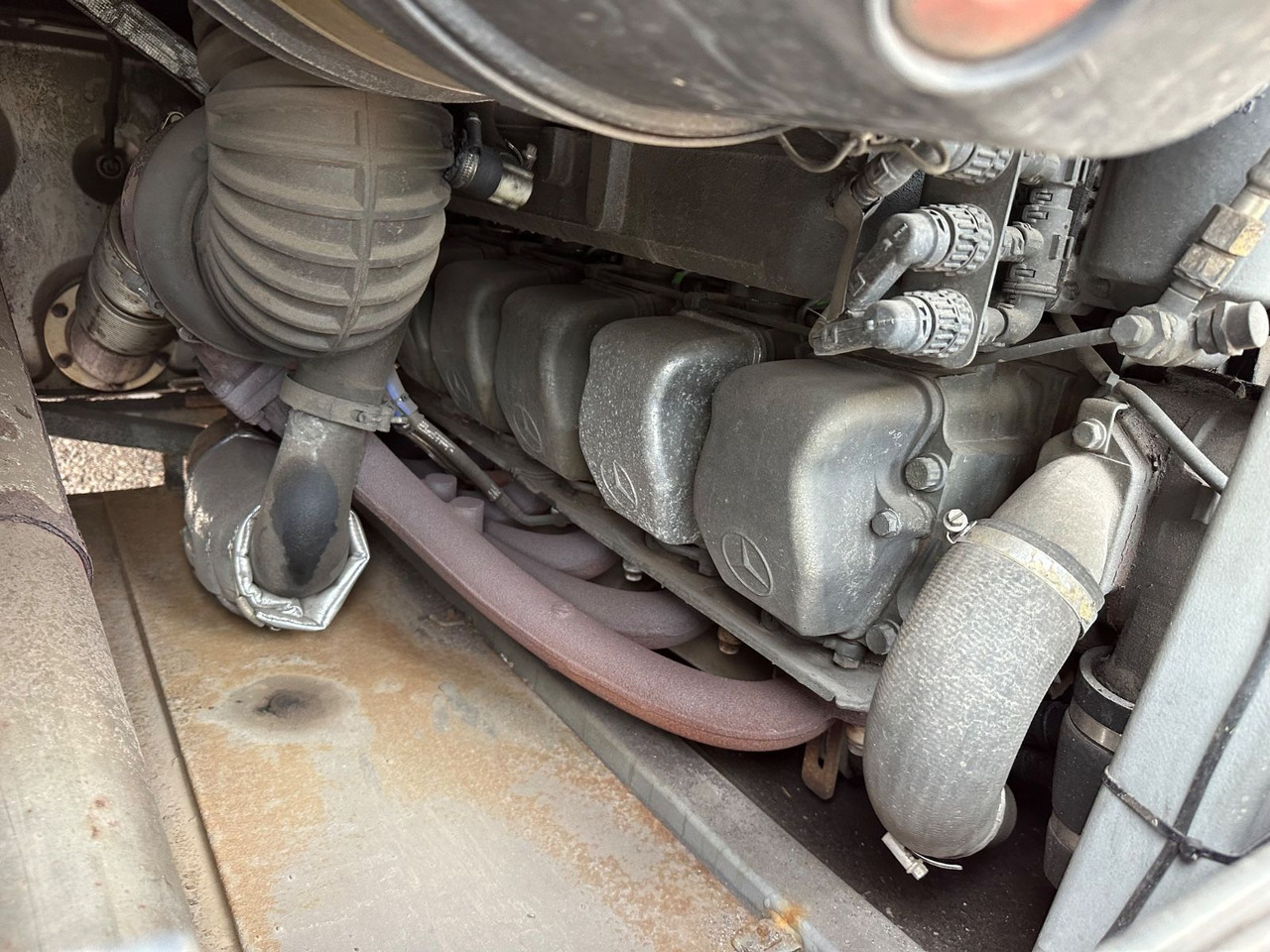 Suburban bus Mercedes-Benz O550 Integro (56 Sitze*Klima*Schalt): picture 12