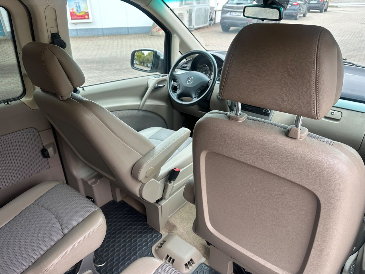 Mercedes-Benz Viano 2.2 CDI AMBIENTE extralang (Autom*133 tKm) - People carrier: picture 3 Mercedes-Benz Viano 2.2 CDI AMBIENTE extralang (Autom*133 tKm) - People carrier: picture 3
