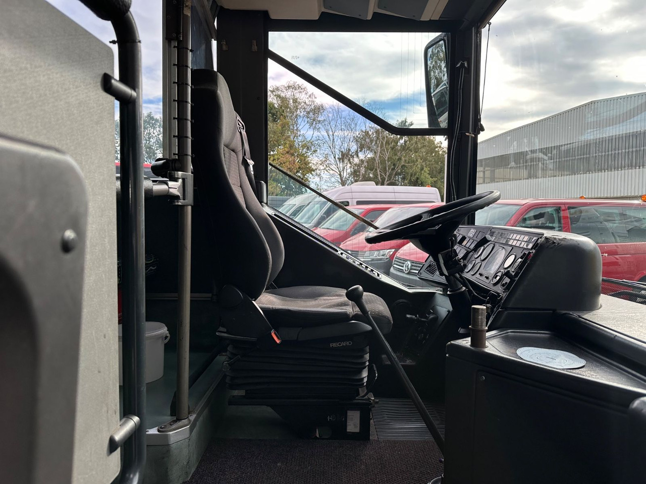 Suburban bus Setra S 315 UL (56 Sitze*Klima*Schalt*TOP): picture 13 Suburban bus Setra S 315 UL (56 Sitze*Klima*Schalt*TOP): picture 13