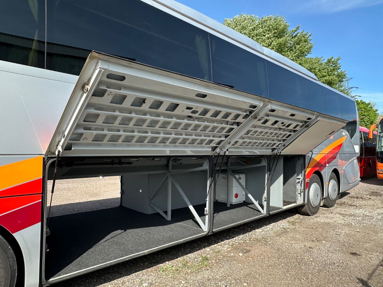 Setra S 517 HD (55 Sitze*Euro 6*TOP) - Coach: picture 4 Setra S 517 HD (55 Sitze*Euro 6*TOP) - Coach: picture 4