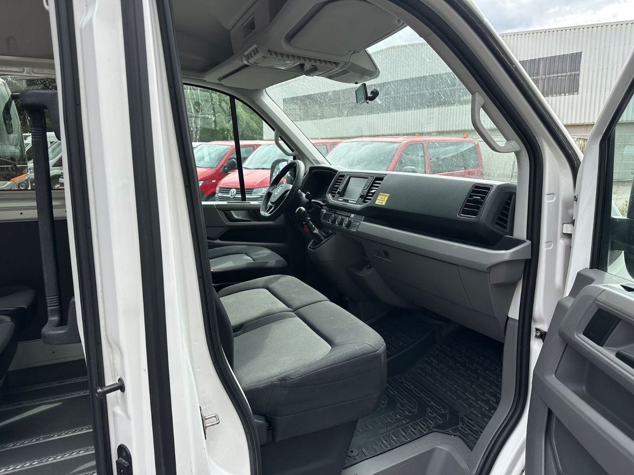 Volkswagen Crafter (PDC*StandHz.*Behinderten gerecht) - People carrier: picture 5 Volkswagen Crafter (PDC*StandHz.*Behinderten gerecht) - People carrier: picture 5
