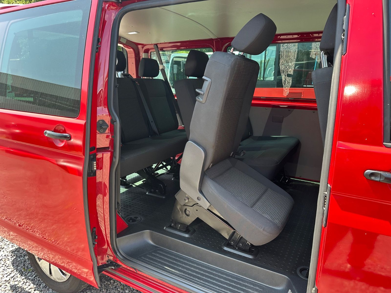 Volkswagen T6 Kombi (PDC Hi*ACC*StandHz*9 Sitzer*AC) - People carrier: picture 5 Volkswagen T6 Kombi (PDC Hi*ACC*StandHz*9 Sitzer*AC) - People carrier: picture 5